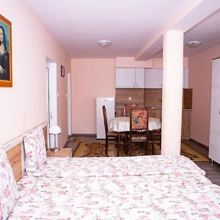 Lucky 2 Pensión Pavel Banya